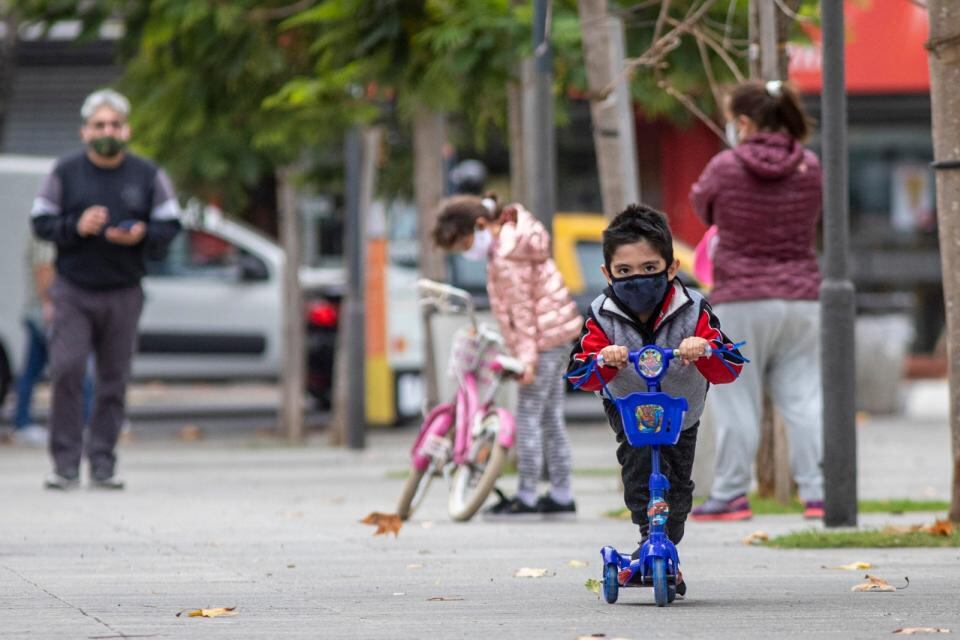 Se habilitan las salidas recreativas de hasta 10 personas al aire libre con barbijo y distanciamiento en cercanías.
