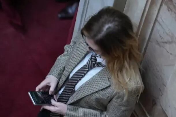 Lemoine mientras chateaba en el recinto de Diputados