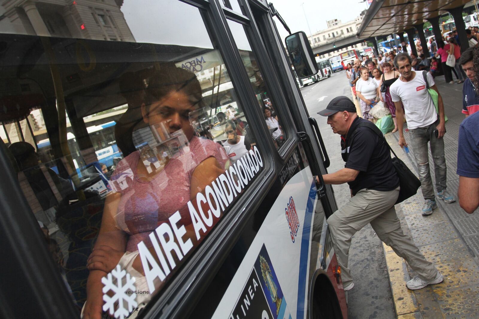 Avanza el acuerdo para que la Ciudad se haga cargo de 32 líneas de colectivos que circulan exclusivamente por su territorio