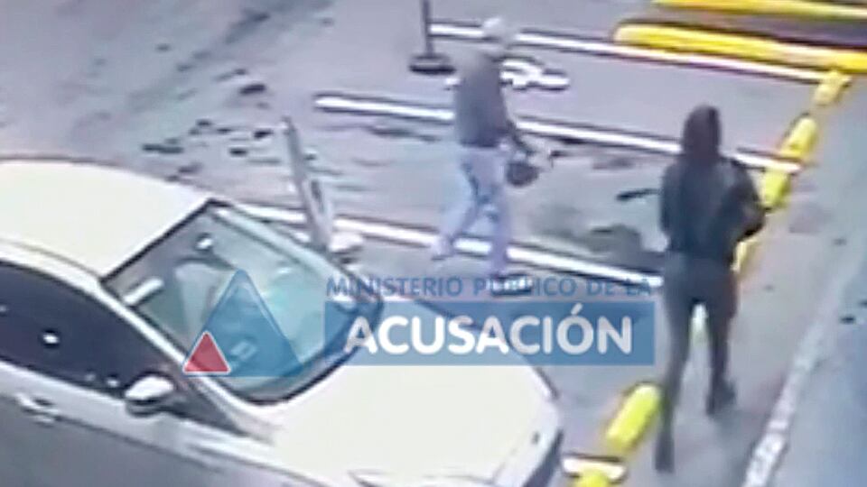 Un video muestra al jefe policial ensangrentado.