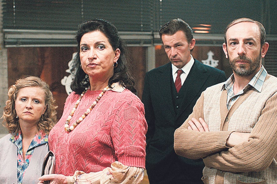 La docente de marras ostenta un cargo importante en la jerarquía del Partido Comunista local.