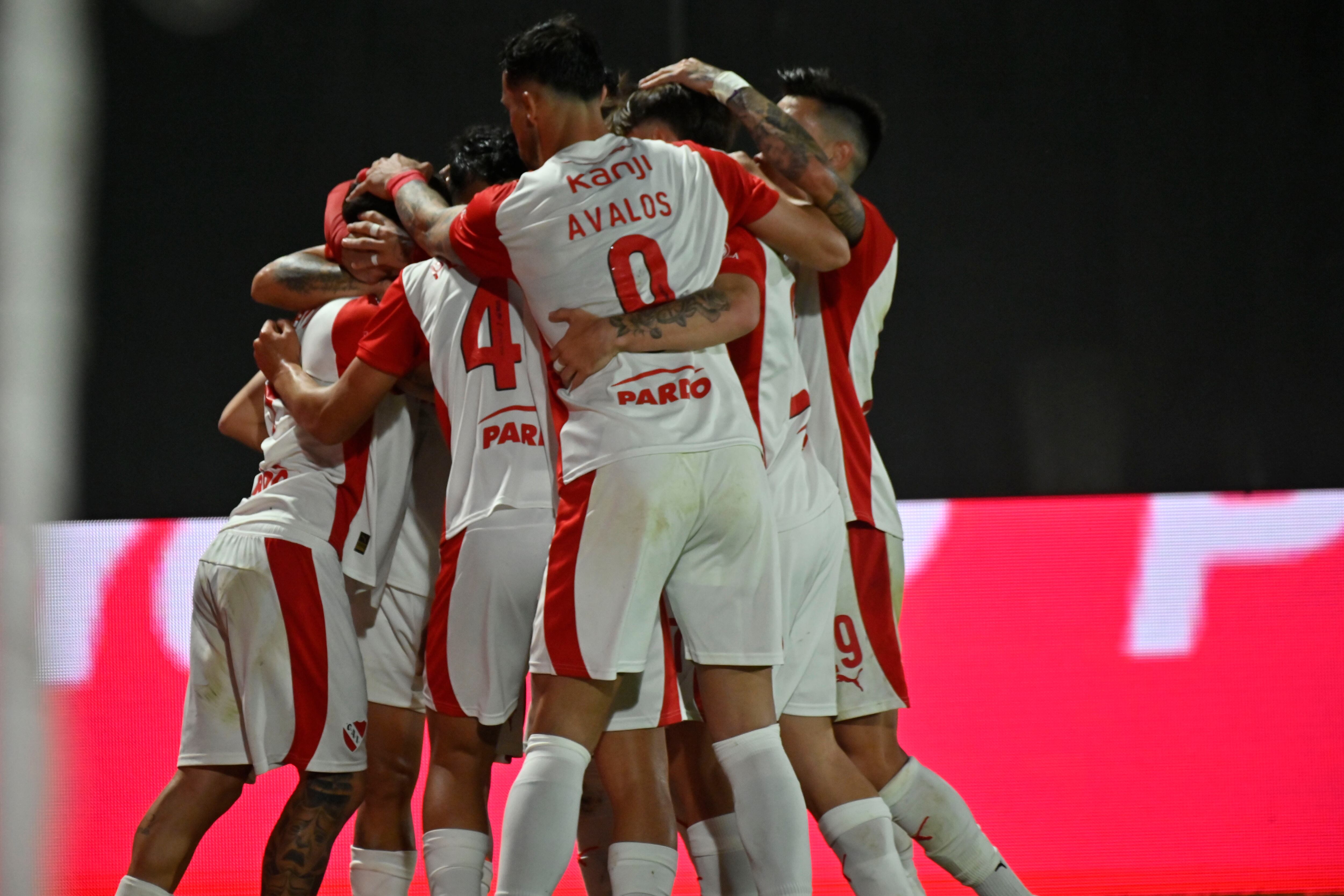 Independiente al final pudo doblegar a Riestra