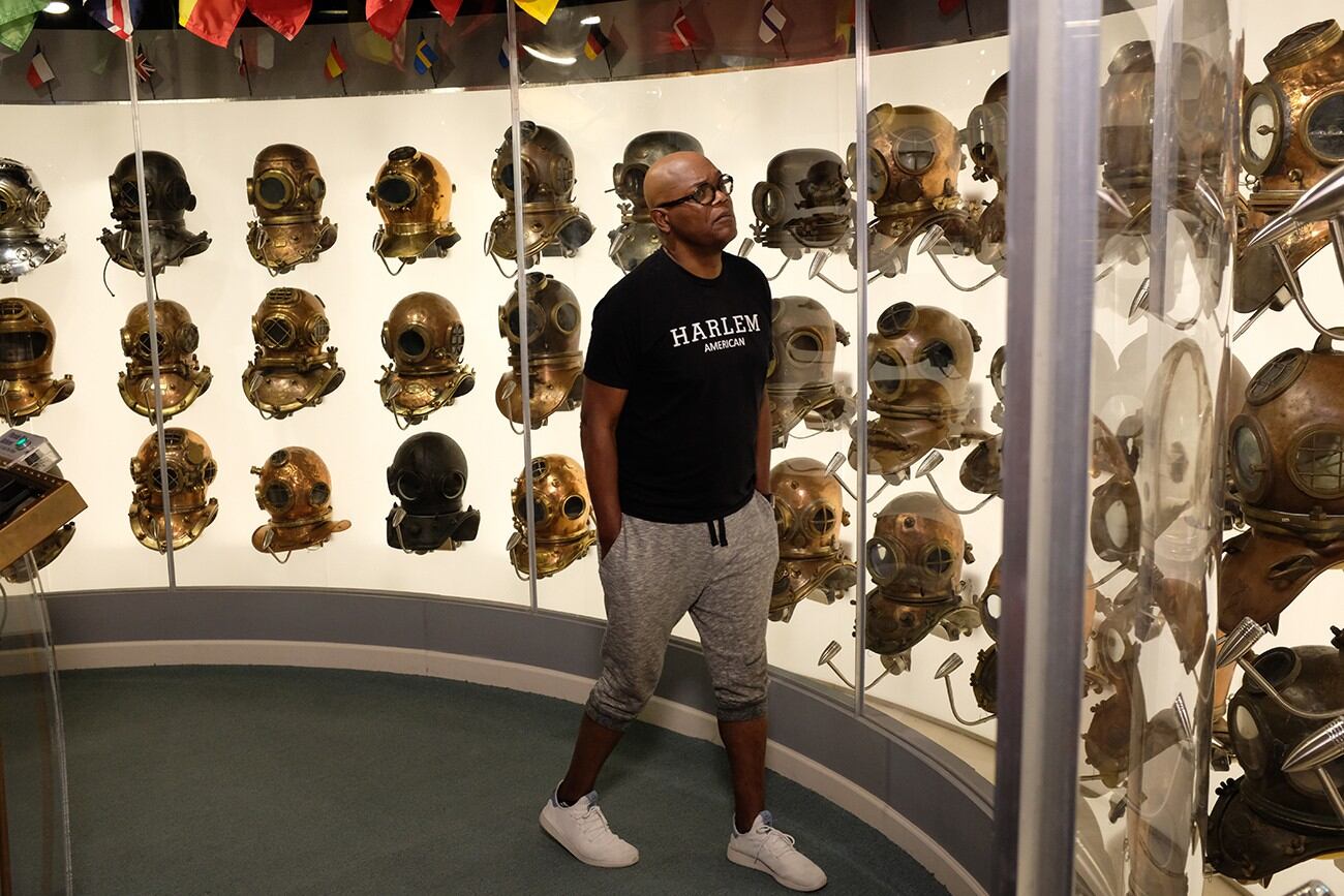 Samuel L. Jackson oficia de guía y rastrea sus propios orígenes.