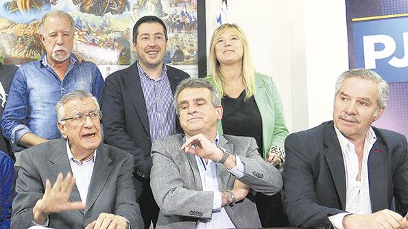 Gioja dijo que CFK tiene derecho a tomarse el tiempo que considere para definir si se postula.