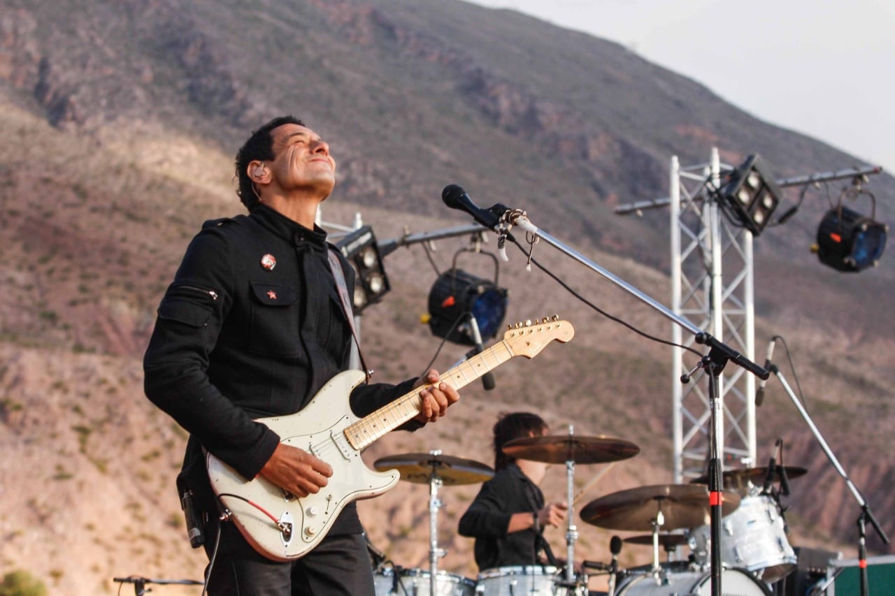 El documental sobre Divididos fue dirigido por Woody González y Ariel Hassan.