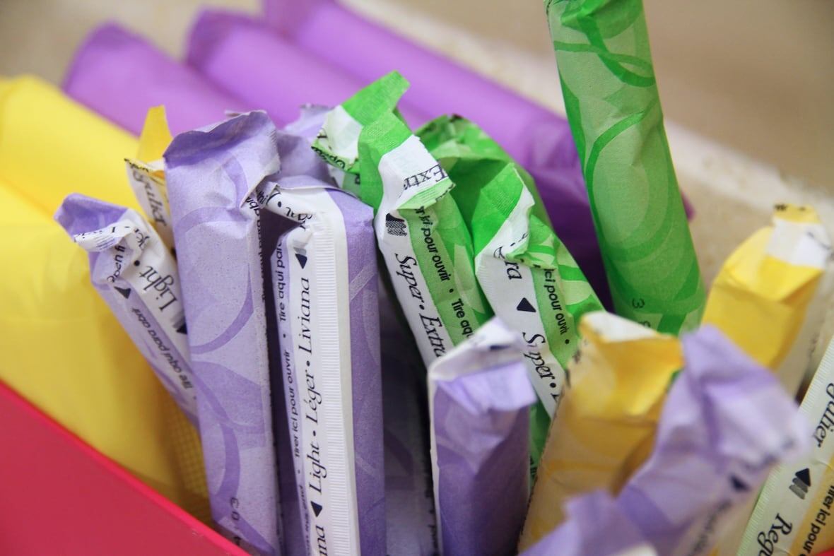 Según el municipio, en el 58,3 por ciento de los hogares hay al menos un cuerpo menstruante de entre 13 y 50 años.