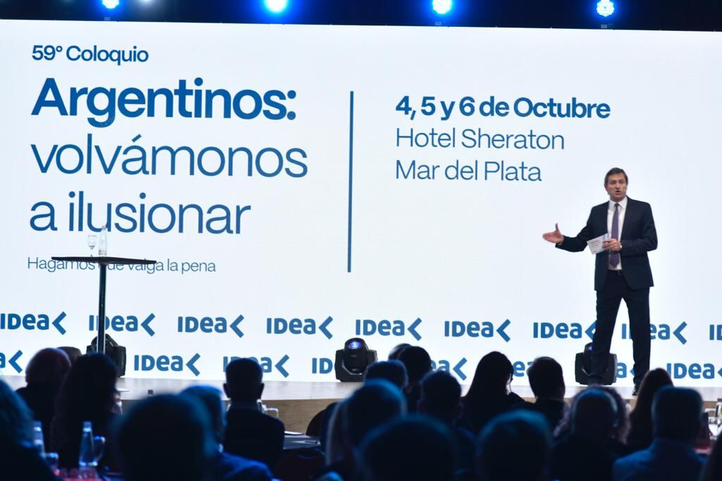 Santiago Mignone, el presidente del Coloquio de Idea
