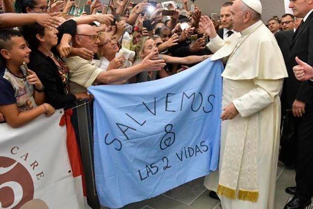 El Papa Francisco emitió un mensaje contra la legalización del aborto en la previa del debate del proyecto en el Senado.