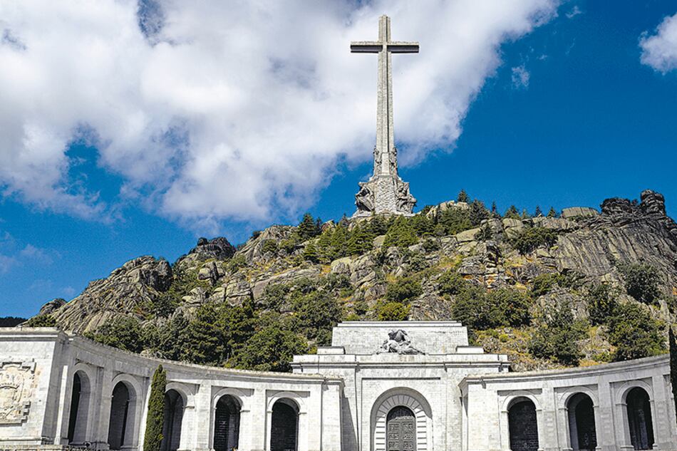 El Valle de los Caídos pronto tendrá un habitante menos cuando se expulse a Franco.