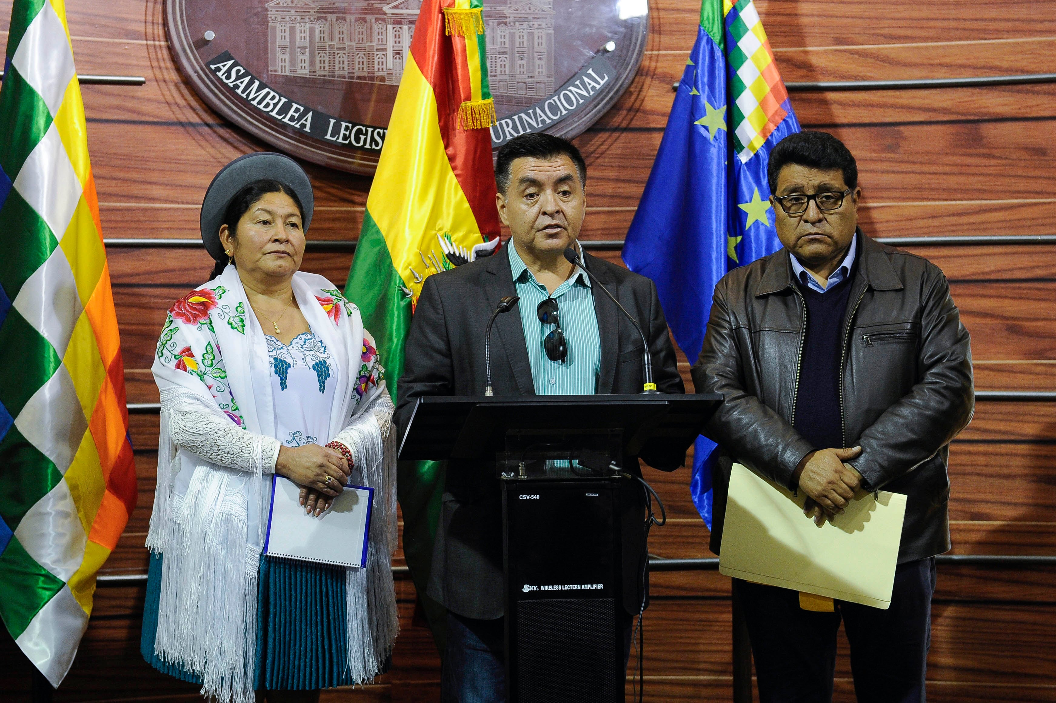 Conferencia de prensa de congresistas del MAS.