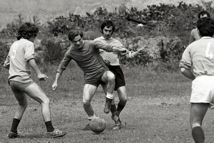 Pasolini, amante del deporte y jugador de fútbol amateur.