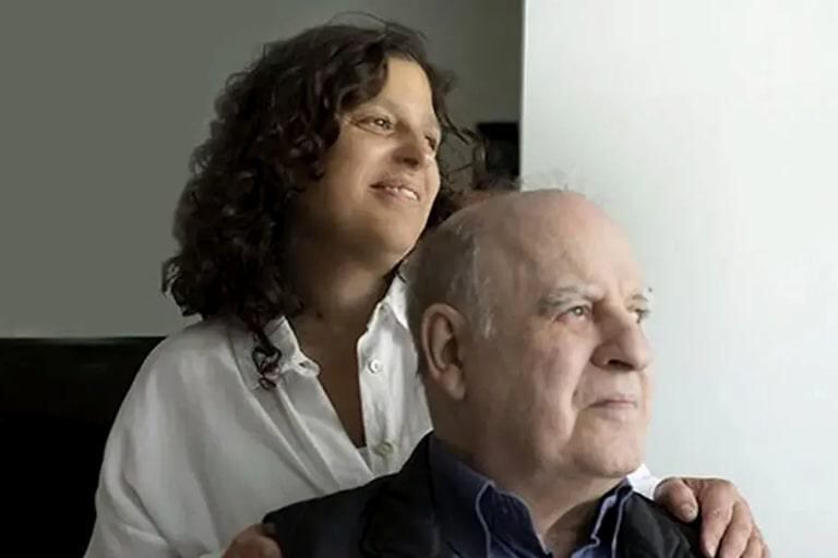 El año pasado, Colombo estuvo en Mendoza y firmó un convenio con el gobierno provincial para la digitalización de toda la obra del artista. (Foto: MafaldaDigital/Twitter)