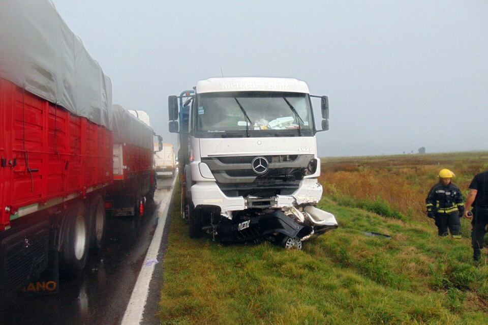 Uno de los últimos accidentes viales en  ruta nacional que atraviesa Santa Fe.
