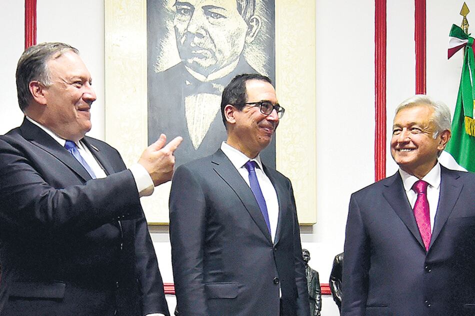 Pompeo, Mnuchin y López Obrador en la sede partidaria de Morena en el Distrito Federal.