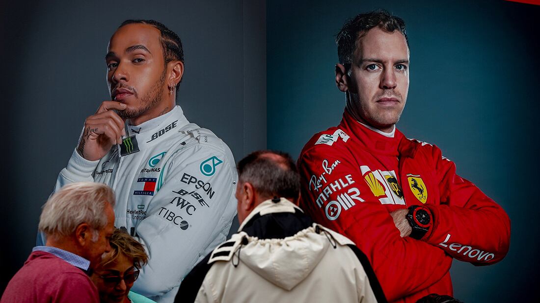 El duelo entre Hamilton y Vettel, en la presentación de la Fórmula 1 en Melbourne.