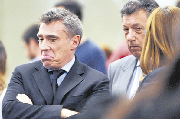 Los camaristas Santiago Corcuera y Alberto Dalla Vía buscan avanzar en la regulación de lo que ocurre en las redes.