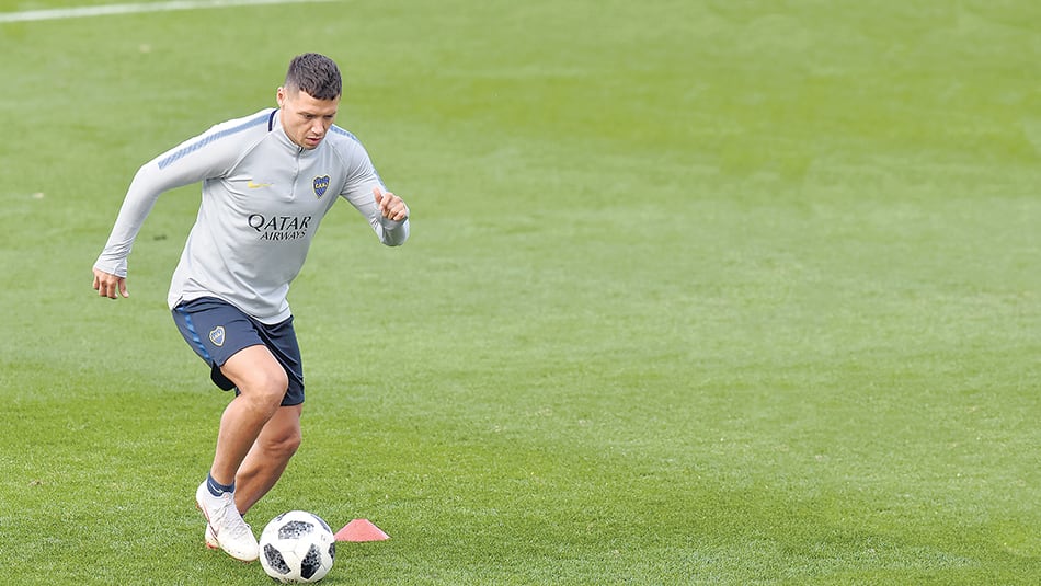 Mauro Zárate volverá a la titularidad, formando la delantera con Wanchope Abila.