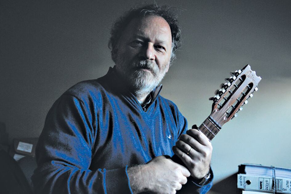 Rolando Goldman, creador de la Orquesta Argentina de Charangos, dice que son “militantes” del instrumento.
