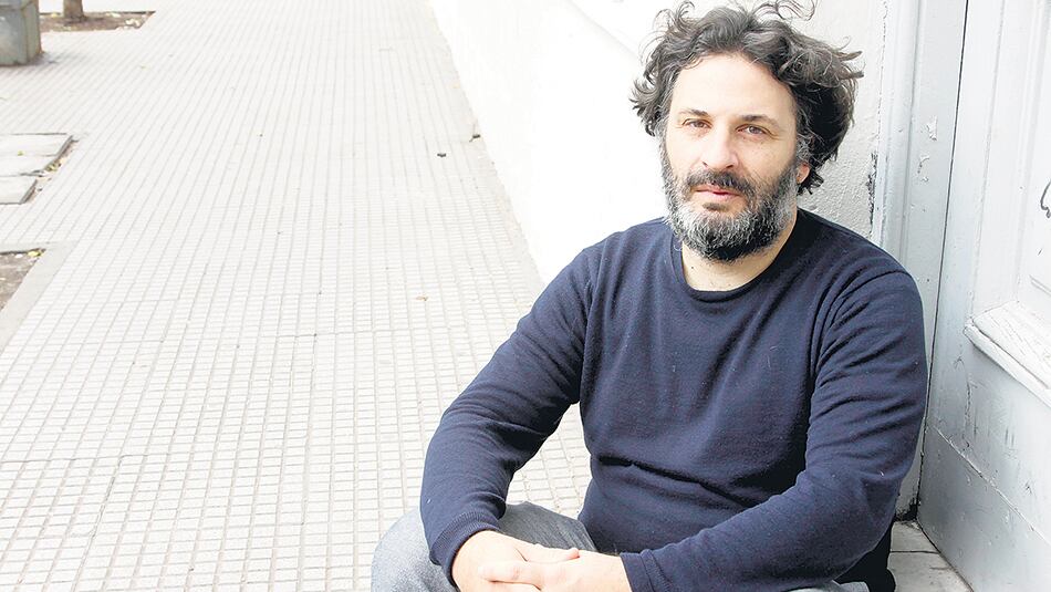 Ronsino escribió Cameron durante una residencia de escritura en Zurich, donde estuvo de enero a junio pasados.