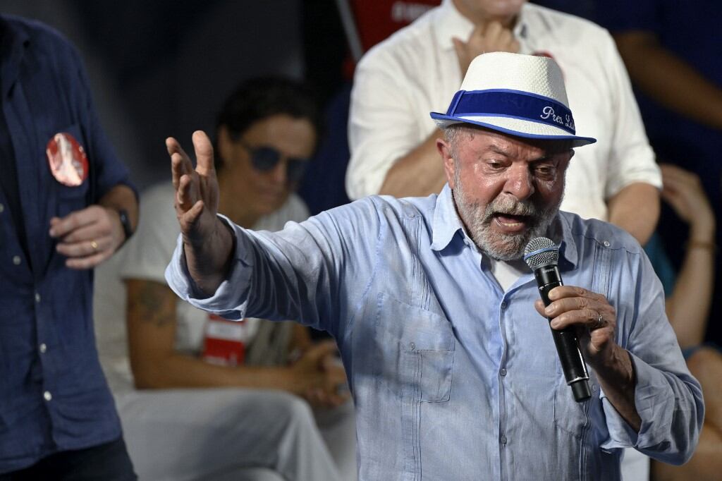 El expresidente brasileño participó de una mitin en el salón de la escuela de samba Portela, en Río de Janeiro. (Foto: Mauro Pimentel/AFP) 