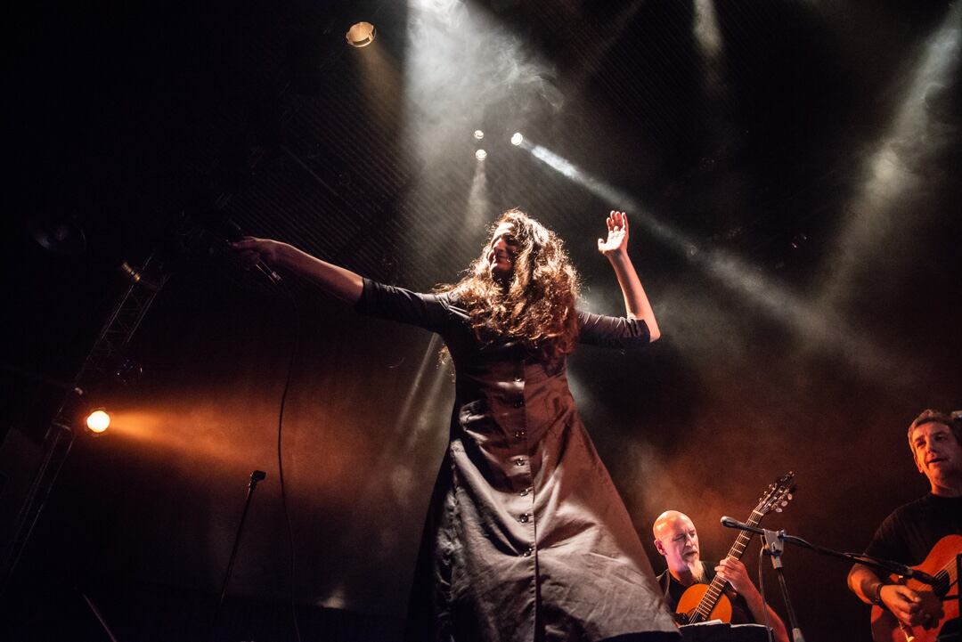 Julieta Laso estará acompañada por tres guitarristas y un percusionista. Foto: Emiliano Rojas Salinas