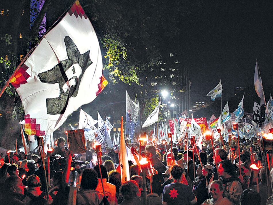 Los manifestantes marcharon desde Santa Fe y 9 de Julio a Retiro en medio de un fuerte operativo de seguridad de la Policía de la Ciudad.