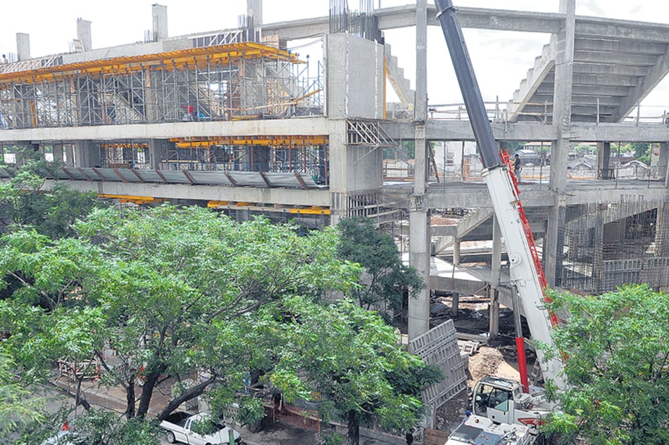 El diario La Nación entró al negocio del estadio Atlanta después de la quiebra de Lugones Center.