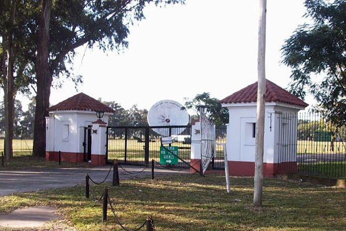 Ingreso al Batallón de Comunicaciones de Comando 601.