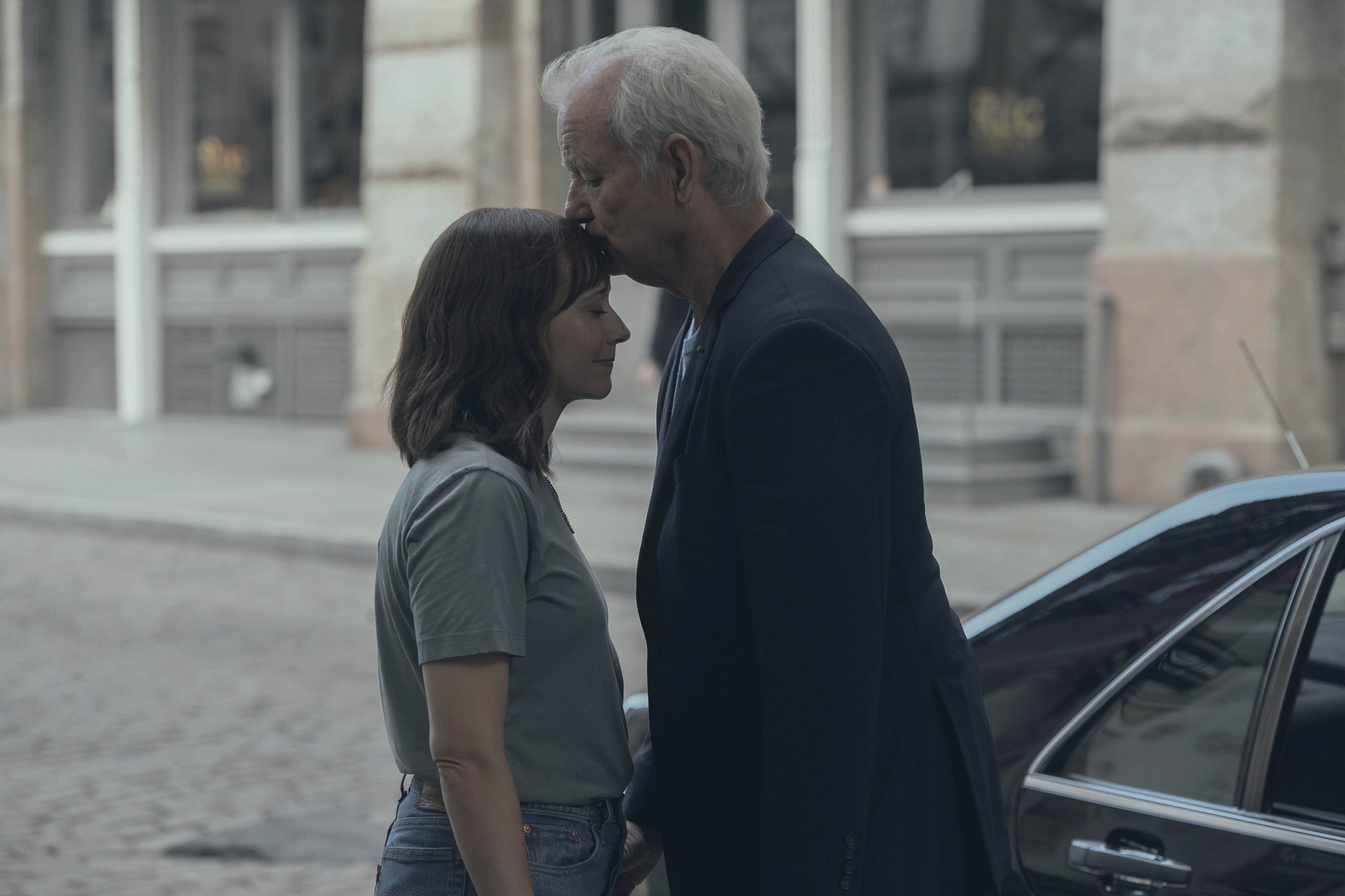 Rashida Jones y Bill Murray, protagonistas de "En las rocas", de Sofia Coppola.