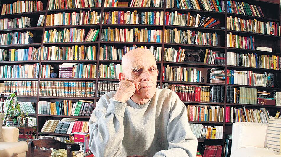 Fonseca estudió derecho y fue un alumno brillante de Psicología en la escuela de policía. Llegó a ser comisario.