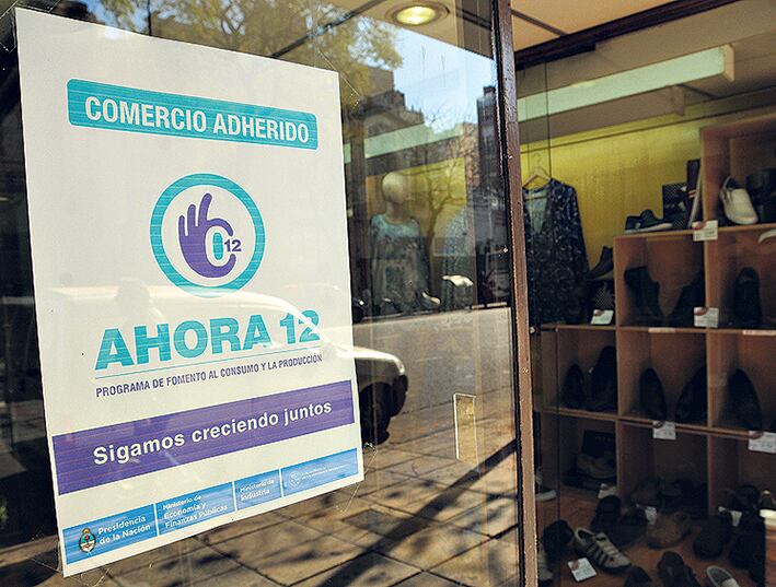 Consumidores de medios y bajos ingresos son afectados.