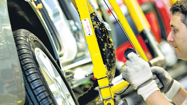 En el acumulado de cinco meses, la industria baja 1,4 por ciento.