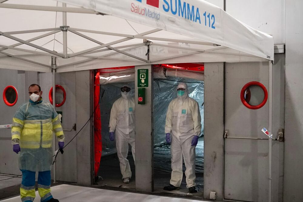 En España murieron por coronavirus otras 462 personas en las últimas 24 horas.