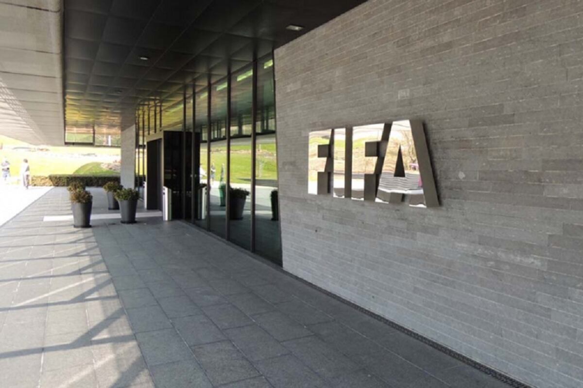 La FIFA no sancionó a un técnico argentino acusado de acoso sexual