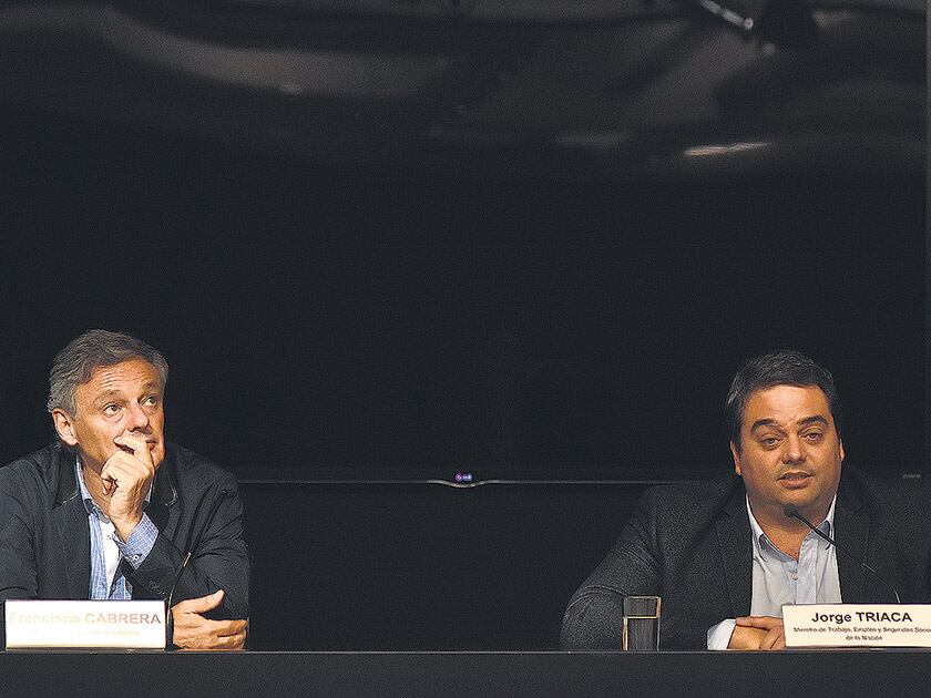 Francisco Cabrera, ministro de la Producción, fue el encargado de defender el proyecto, junto a Jorge Triaca (Trabajo).