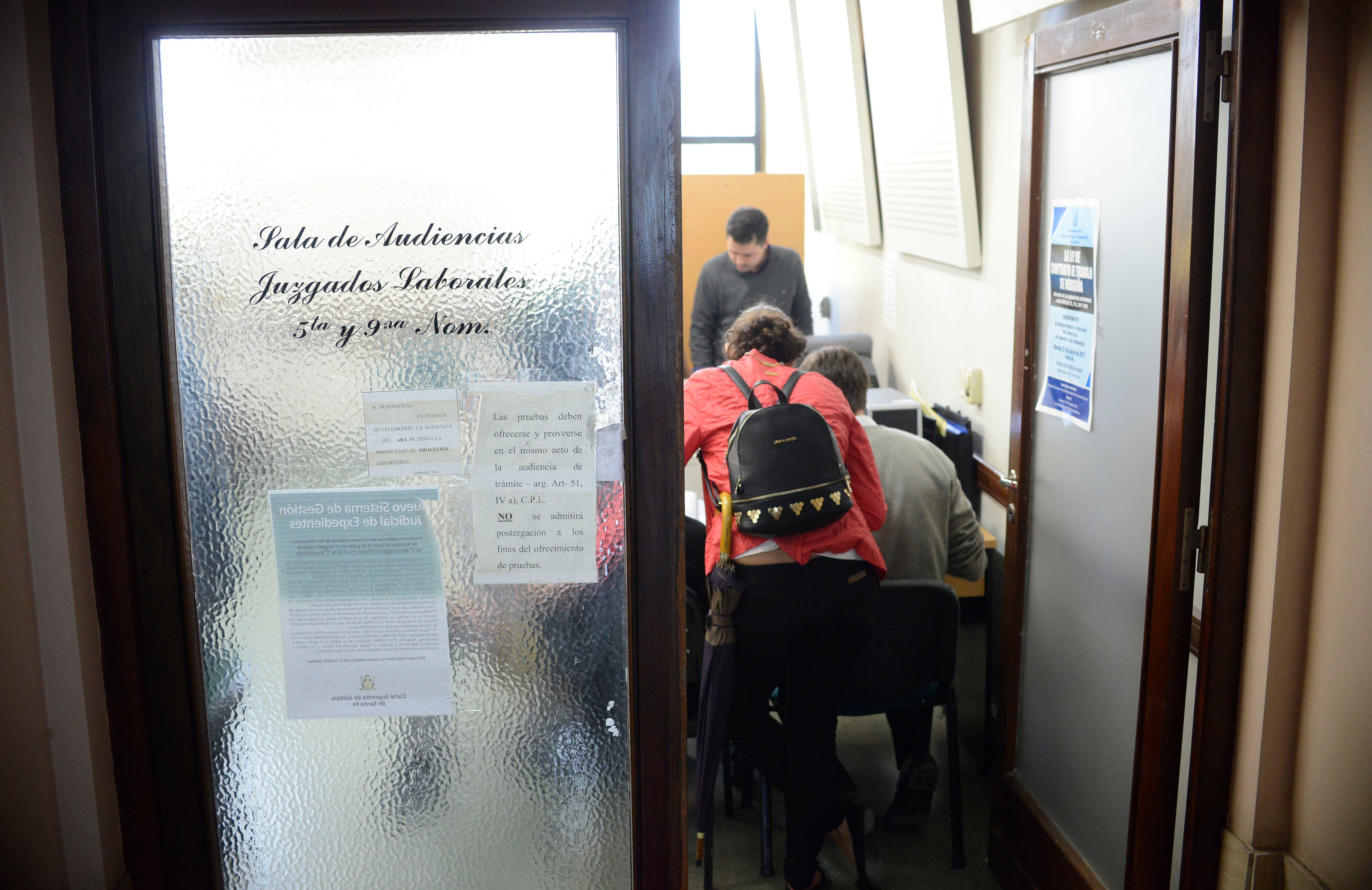 Cada uno de los 10 jueces y juezas laborales tiene en trámite unos 10 mil expedientes.