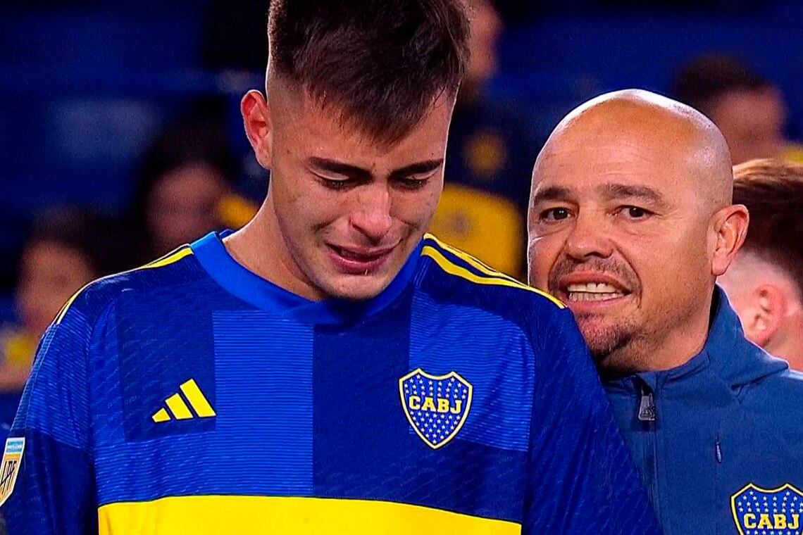 Anselmino se fue llorando del césped de la Bombonera.