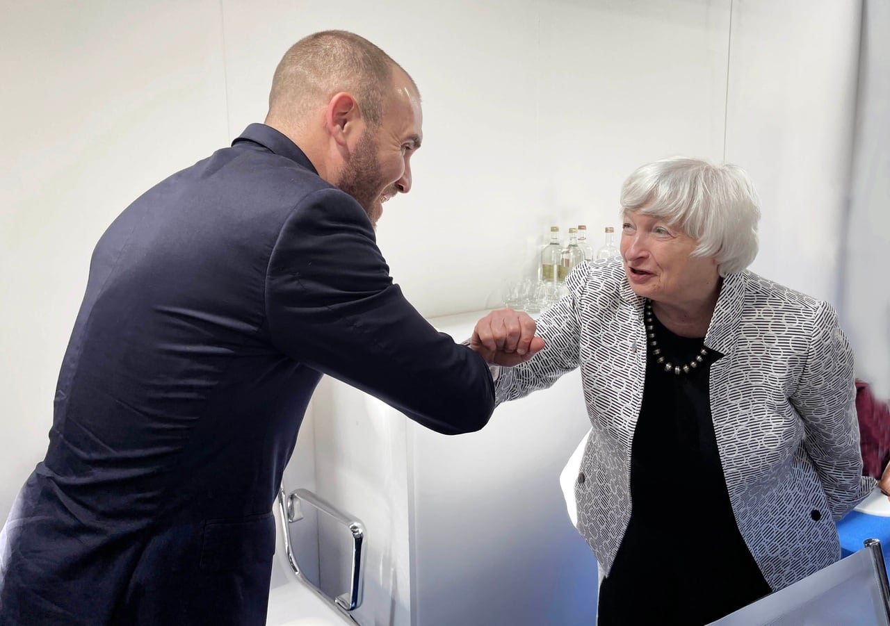 El saludo de Guzmán y Yellen en Italia.
