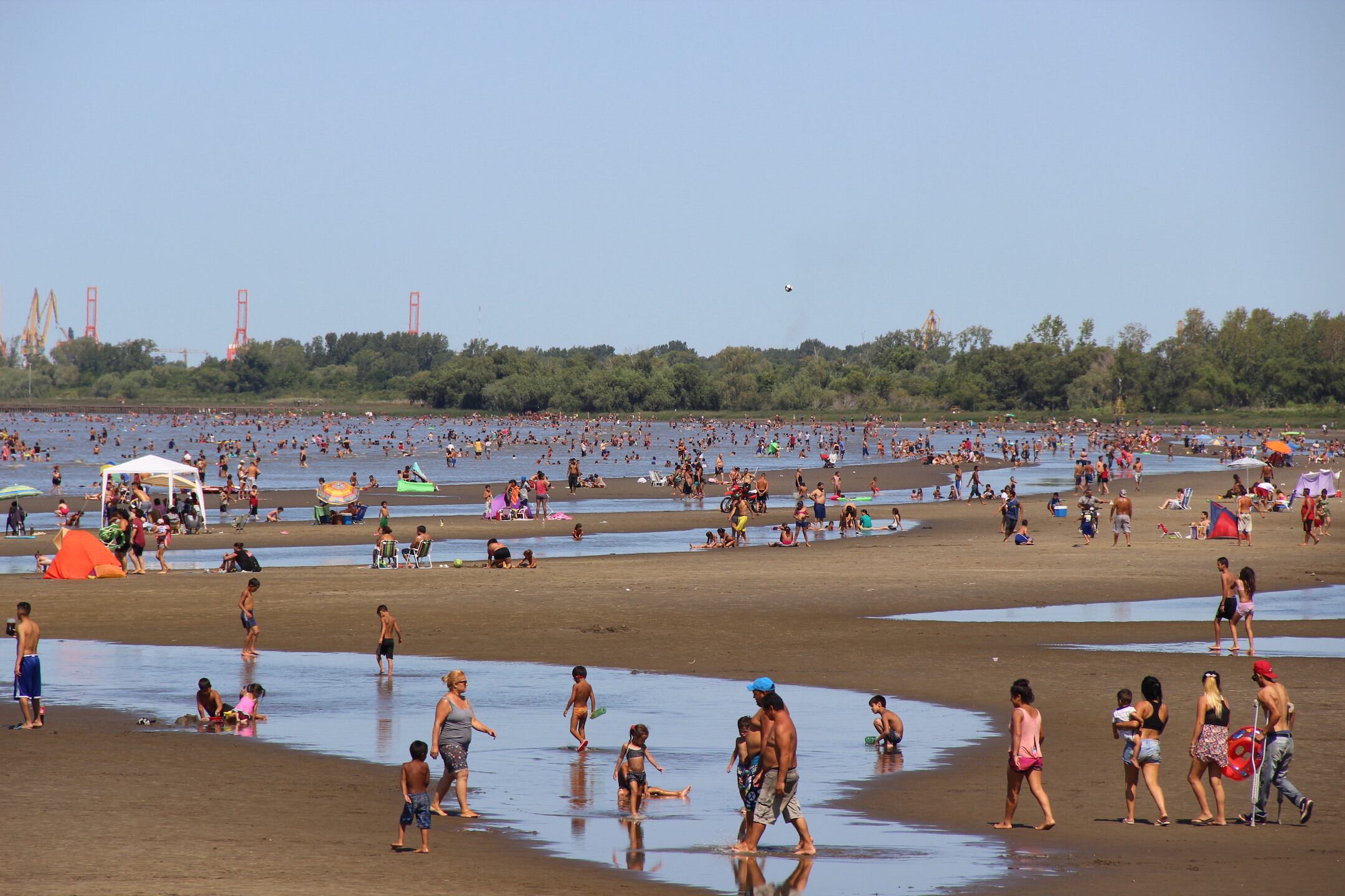 Frente a la oleada de turistas, la ciudad consigue mantenerse limpia.