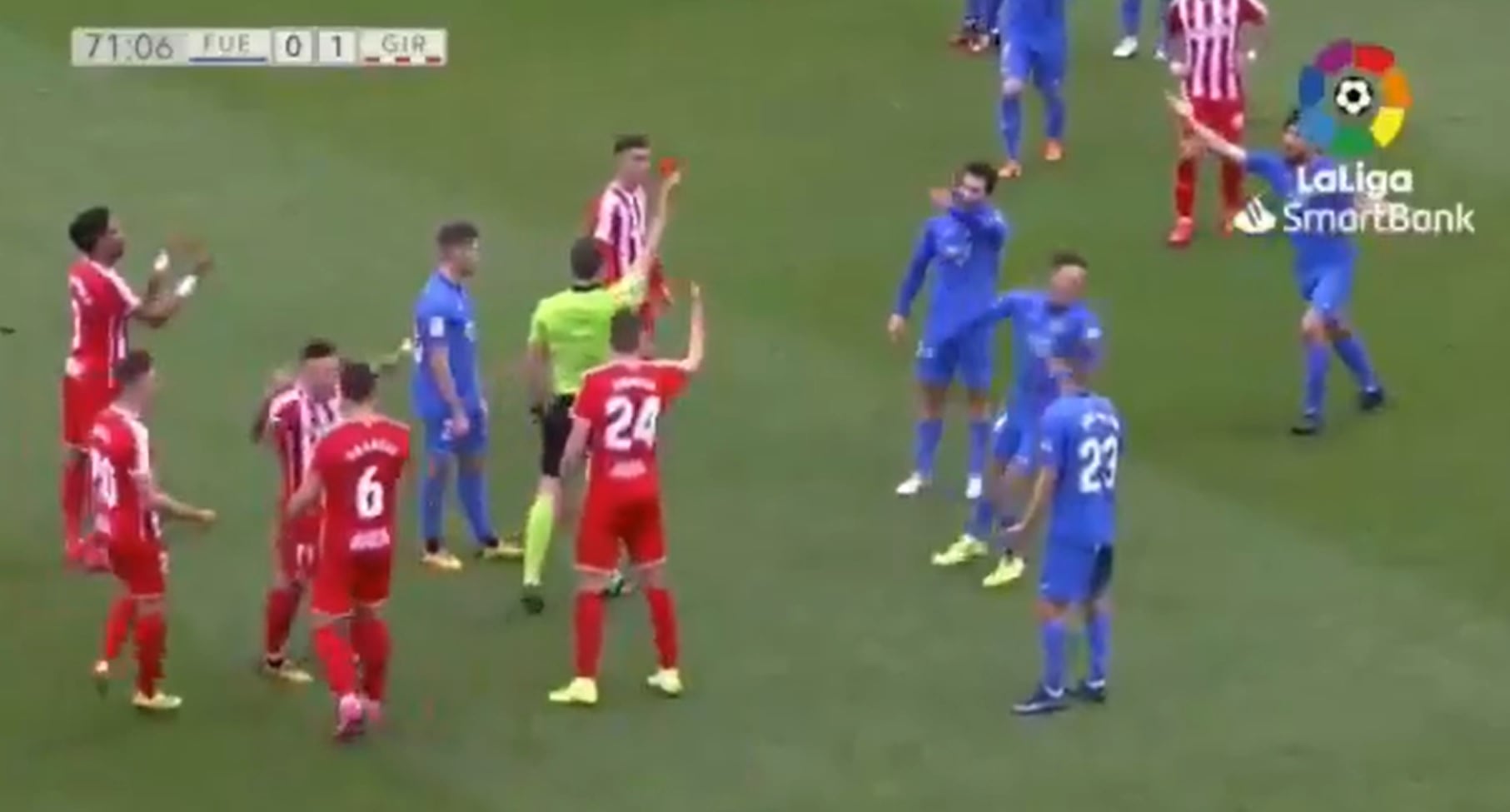 El momento en el que Cristóbal, del Fuenlabrada, es expulsado por segunda vez.