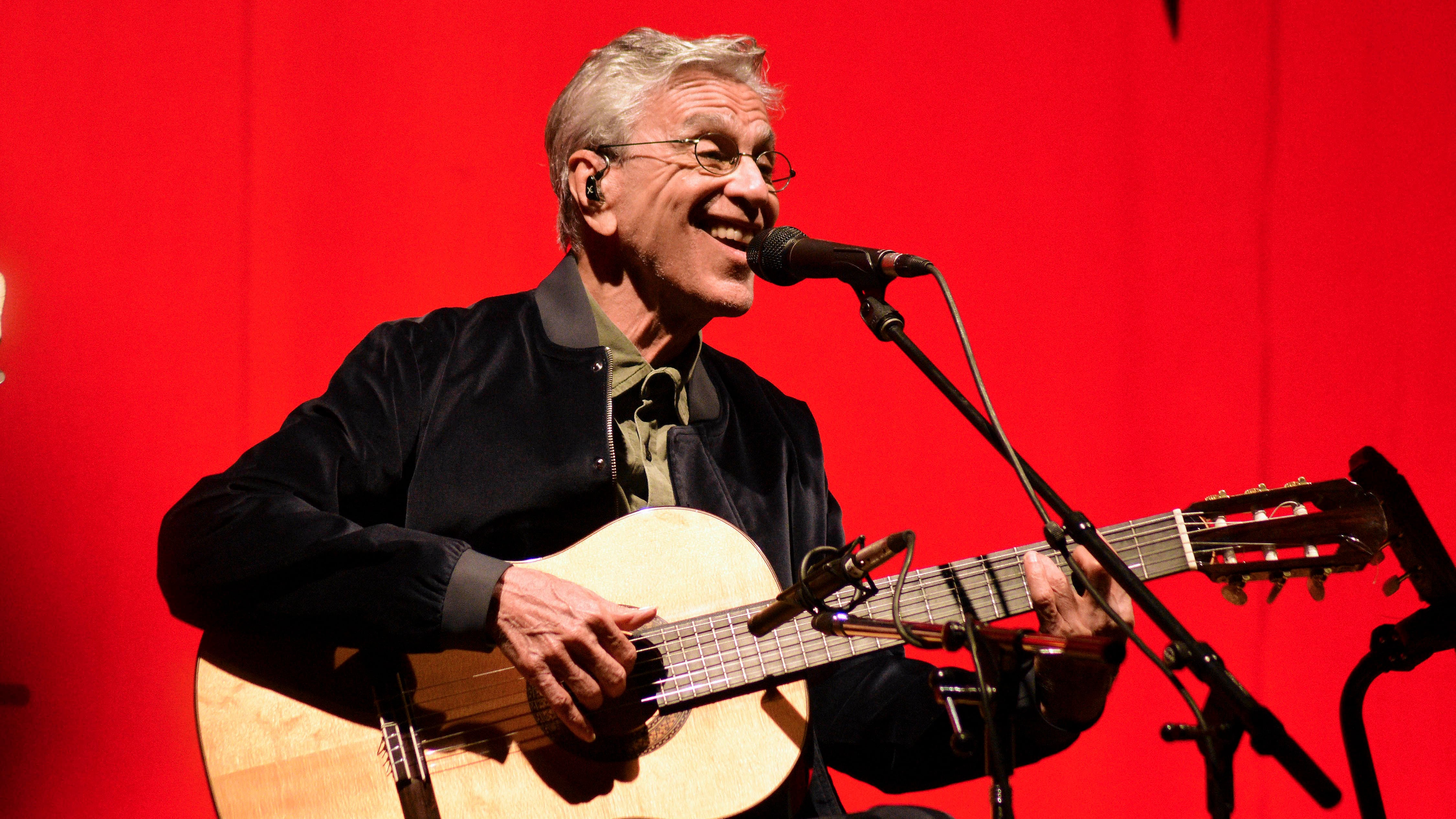 Caetano en el Gran Rex: algunos olvidan que fue perseguido por la dictadura brasileña.