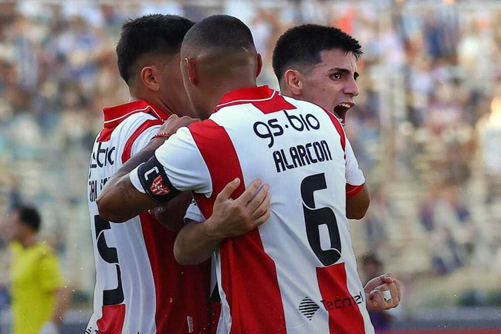 El festejo alocado de Instituto, que ganó el clásico y se clasificó