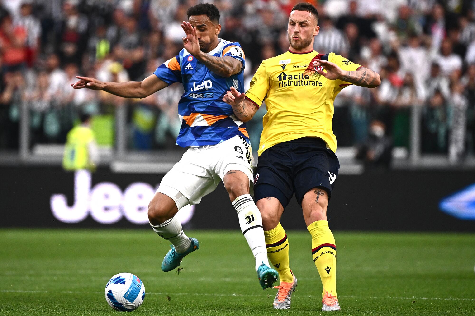 La Juve no pudo con Bologna, que terminó con dos menos