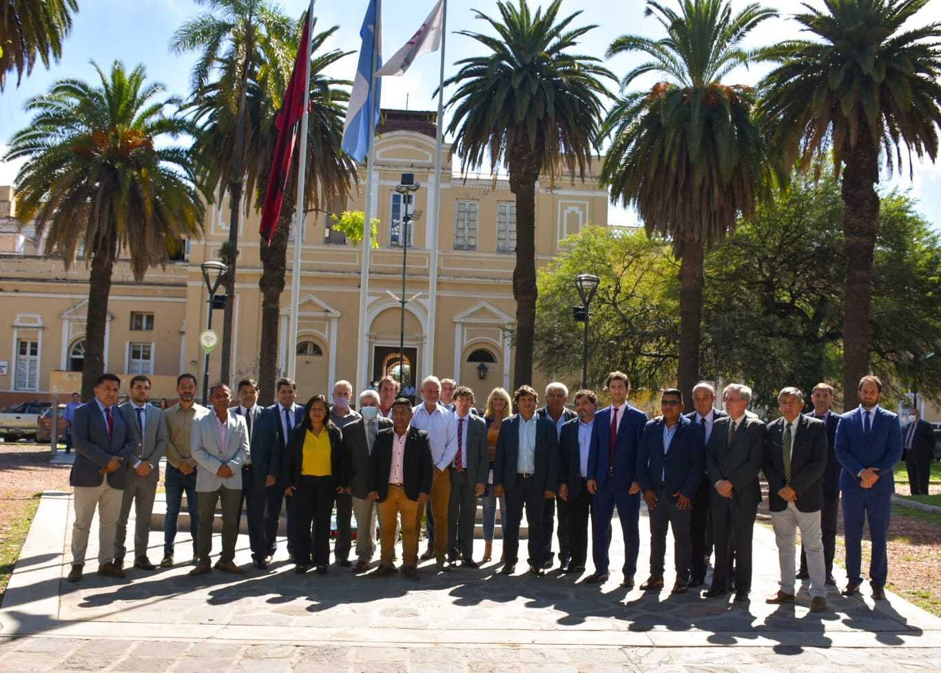 Senadores realizaron un homenaje en la plaza de la Democracia por el Día de la Memoria