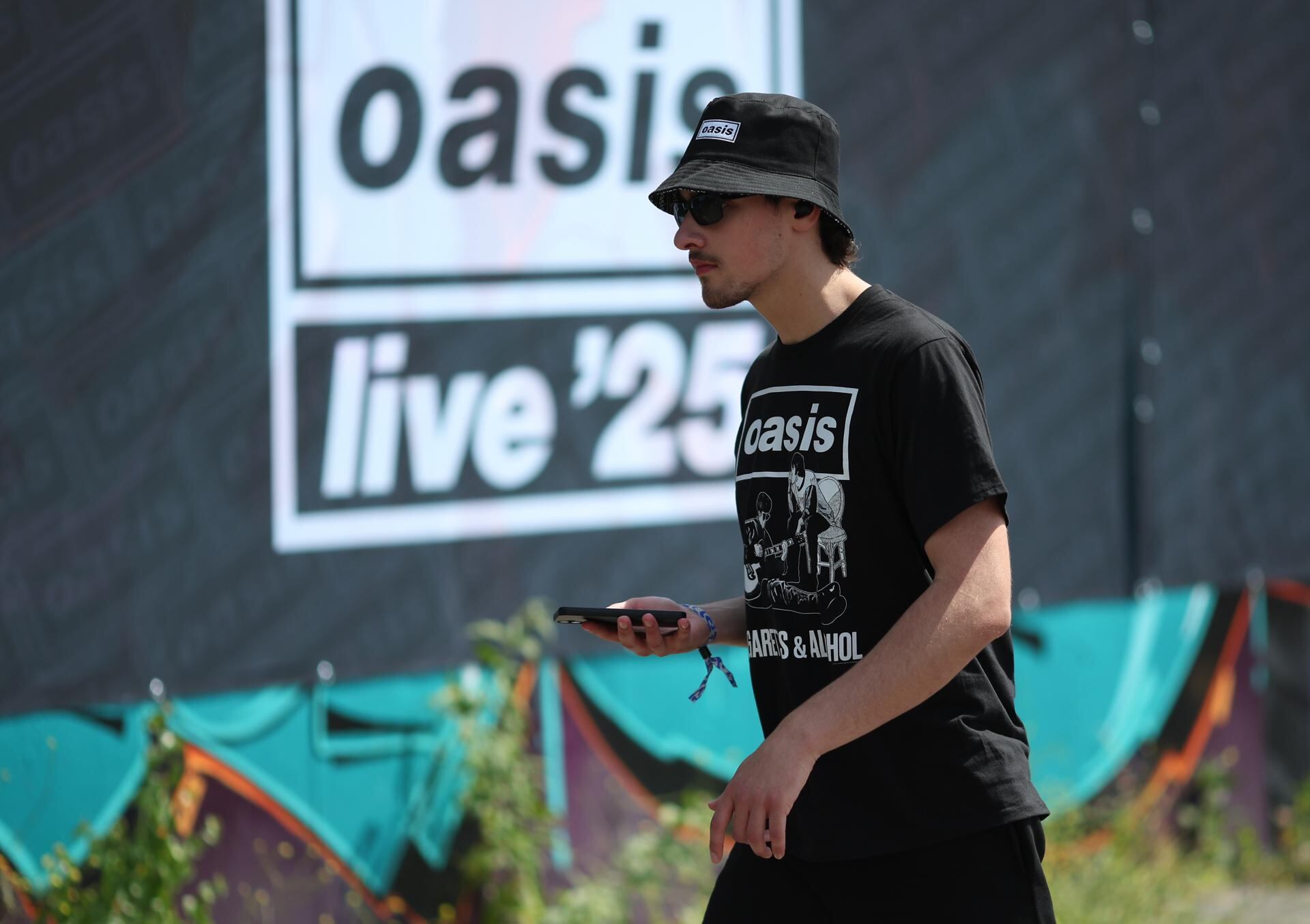 Vuelve Oasis a los escenarios tras 15 años separados: hoy realizan su primer show en Gales.