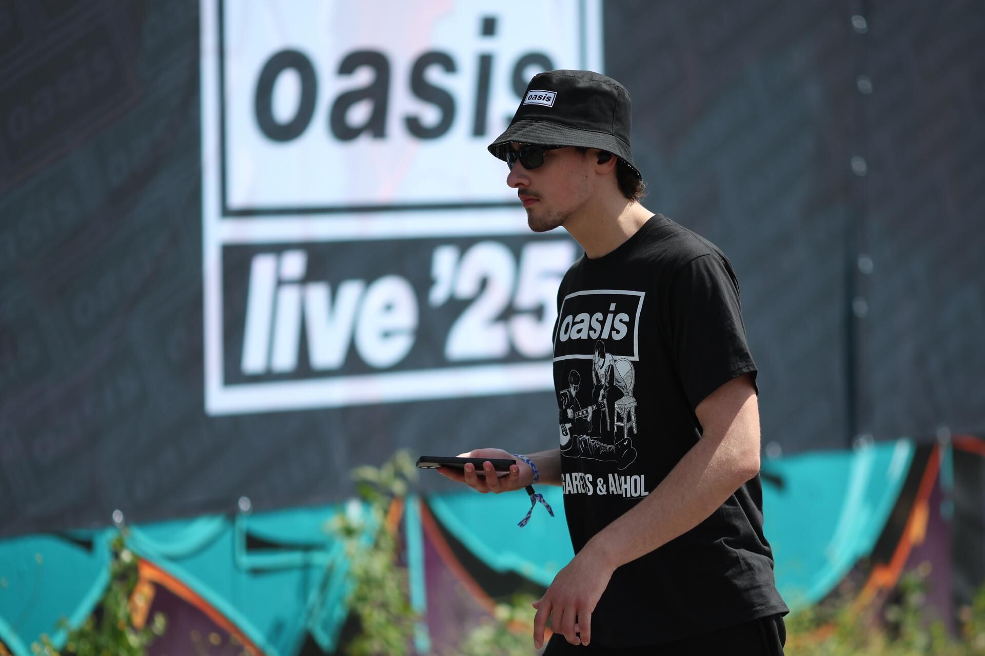 Vuelve Oasis a los escenarios tras 15 años separados: hoy realizan su primer show en Gales.