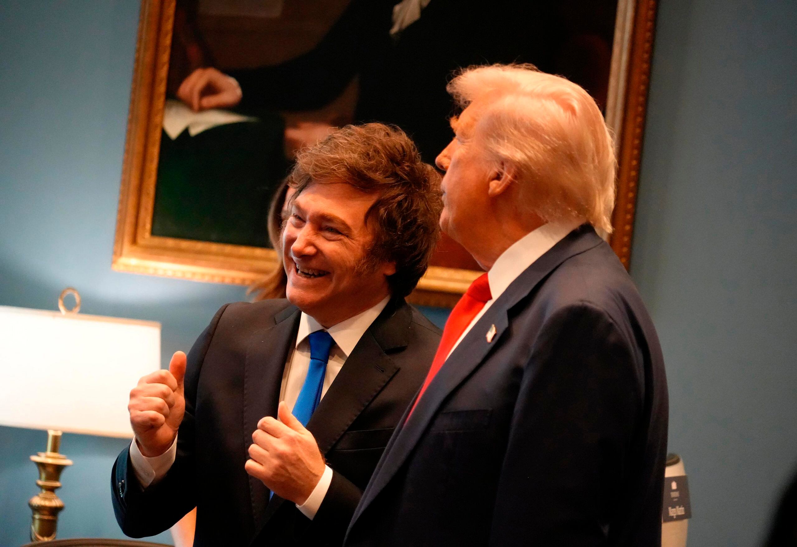Donald Trump ya salió dos veces en rescate de Javier Milei.