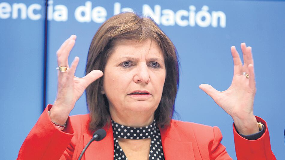 Bullrich integra la danza de nombres con Stanley y Michetti.