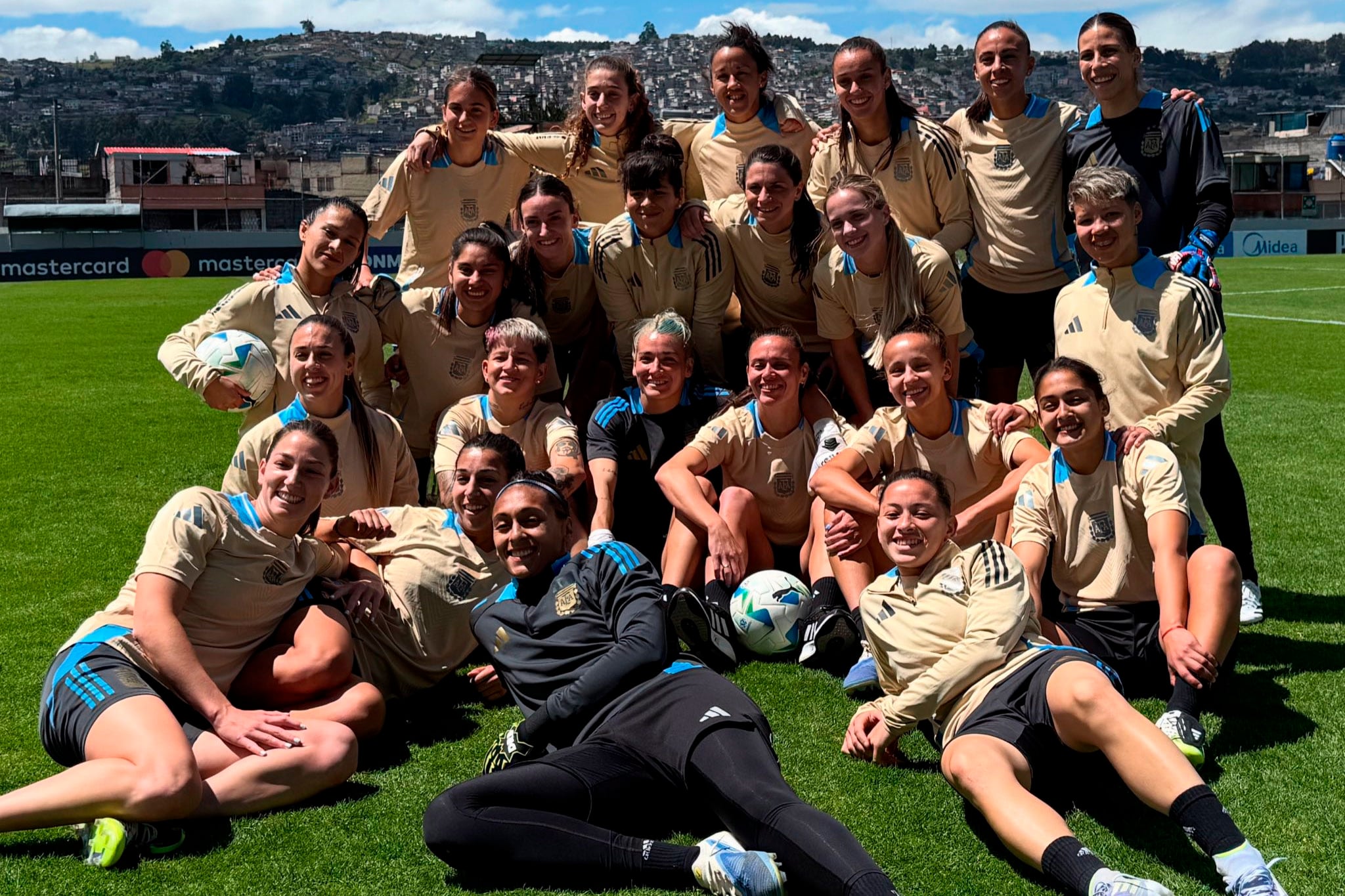 Sonrisas en la delegación argentina