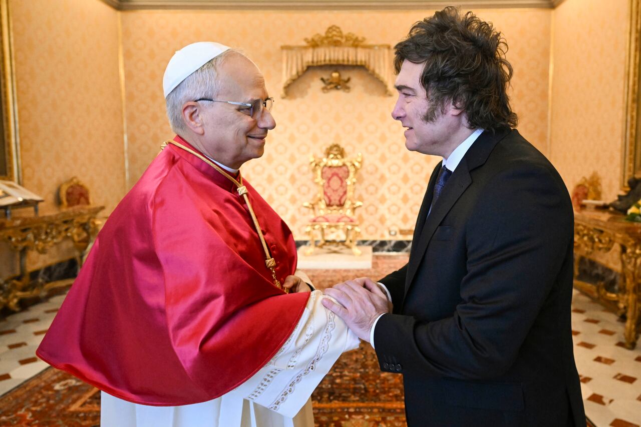 Milei junto con León XIV.